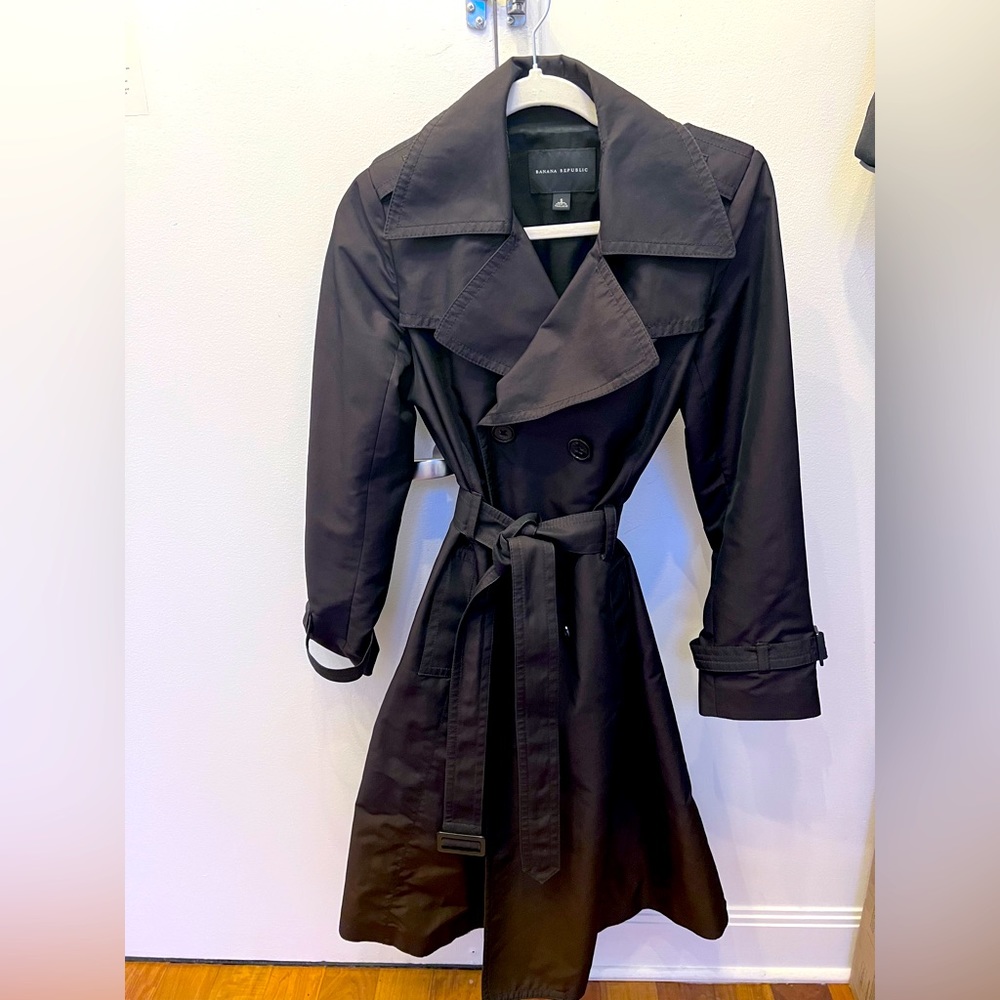 Banana Republic Trench Coat (Great Condition)